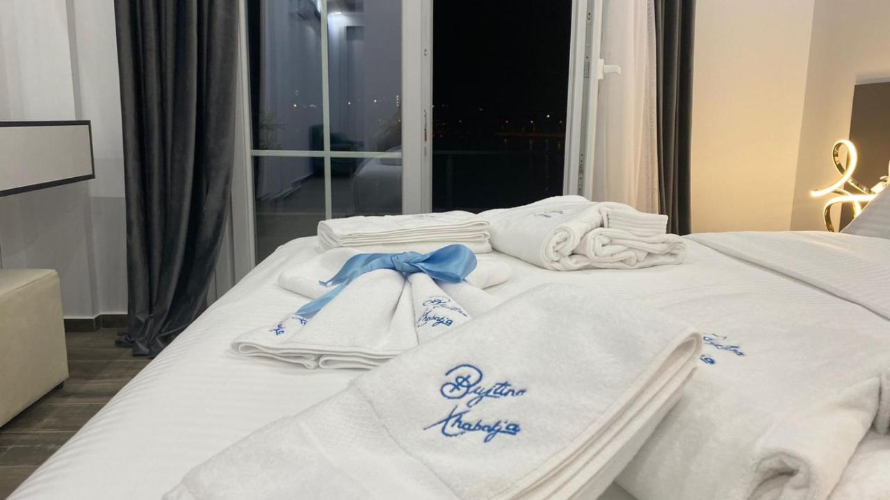 Bujtina Xhabakja Hotel Belsh Eksteriør billede